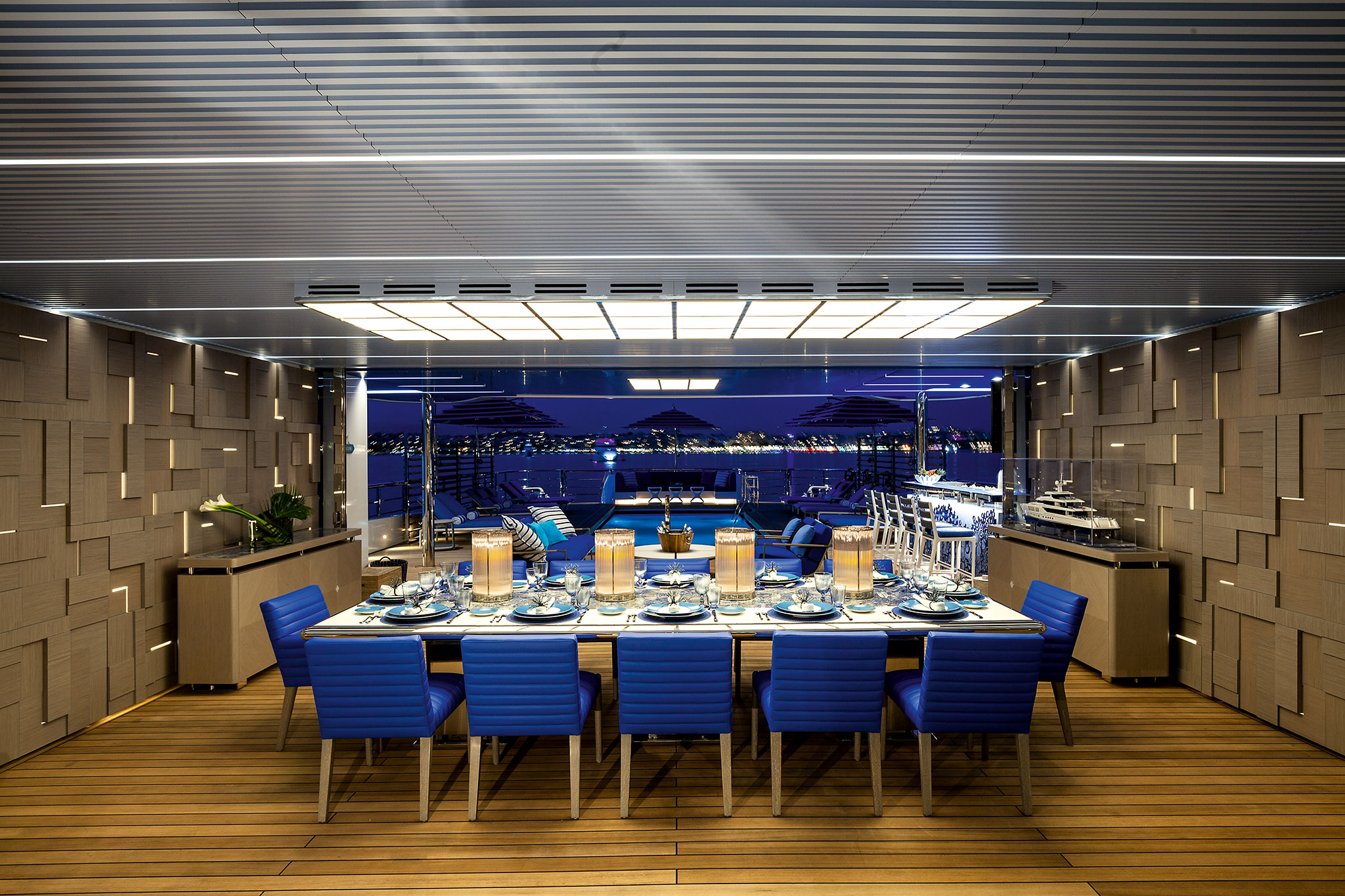 Benetti-MY-Seasense-Main-deck-Dining-area-Beach-Club-yachts-france-167